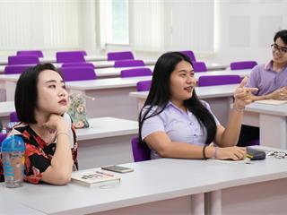 ศูนย์ภาษา,คณะศิลปศาสตร์,ดำเนินโครงการ,“อบรมภาษาอังกฤษ,CHAT,ROOM”