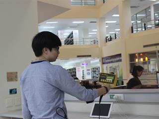 การตรวจวัด,PM,2.5,ภายในอาคารศูนย์บรรณสารและสื่อการศึกษา,โดยทีมอาจารย์สาขาวิชาอาชีวอนามัยและความปลอดภัย,มหาวิทยาลัยพะเยา