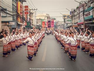 คณะรัฐศาสตร์และสังคมศาสตร์,มหาวิทยาลัยพะเยา,ร่วมโครงการ,“ประเพณีแห่ผ้าห่มพระธาตุจอมทอง”,ครั้งที่,4,โดยความร่วมมือระหว่างคณะศิลปศาสตร์,คณะรัฐศาสตร์และสังคมศาสตร์,และวิทยาลัยการศึกษา,มหาวิทยาลัยพะเยา