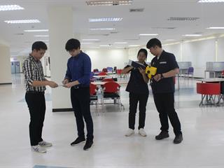 คณาจารย์และนิสิตจาก,คณะแพทยศาสตร์,สาขาอาชีวอนามัยและความปลอดภัย,มหาวิทยาลัยพะเยา,ลงพื้นที่,รอบที่,2,ในการตรวจวัด,PM,2.5,ภายในอาคารศูนย์บรรณสารและสื่อการศึกษา