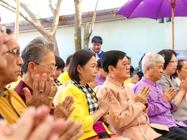 กองกลาง,มหาวิทยาลัยพะเยา,เข้าร่วมรดน้ำดำหัว,คณะผู้บริหารมหาวิทยาลัยพะเยา,,ในงาน,“สืบฮีต,โตยออย,ปี๋ใหม่เมือง,ม.พะเยา”,ประจำปี,2562
