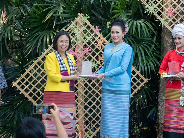 คณะศิลปศาสตร์เข้าร่วมโครงการ,“สืบฮีต,โตยฮอย,ป๋าเวณี,ปี๋ใหม่เมือง,ม.พะเยา”,,ประจำปี,2562,ณ,สวนพฤกษศาสตร์,บริเวณด้านหลังอาคารสำนักงานอธิการบดี