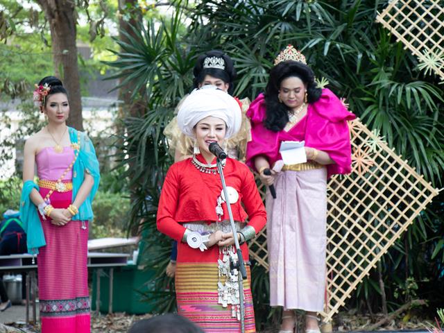 คณะศิลปศาสตร์เข้าร่วมโครงการ,“สืบฮีต,โตยฮอย,ป๋าเวณี,ปี๋ใหม่เมือง,ม.พะเยา”,,ประจำปี,2562,ณ,สวนพฤกษศาสตร์,บริเวณด้านหลังอาคารสำนักงานอธิการบดี