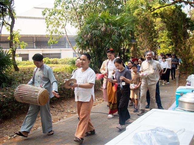 คณะศิลปศาสตร์เข้าร่วมโครงการ,“สืบฮีต,โตยฮอย,ป๋าเวณี,ปี๋ใหม่เมือง,ม.พะเยา”,,ประจำปี,2562,ณ,สวนพฤกษศาสตร์,บริเวณด้านหลังอาคารสำนักงานอธิการบดี