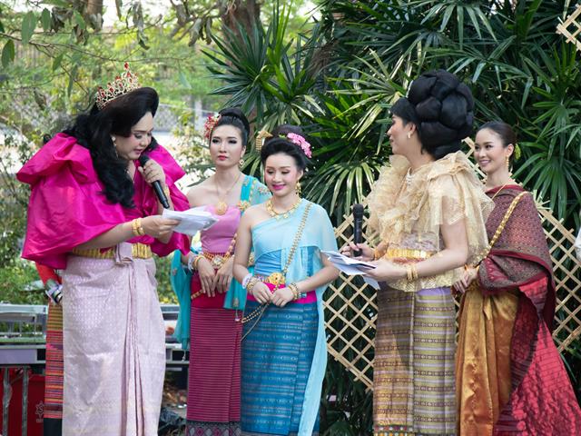คณะศิลปศาสตร์เข้าร่วมโครงการ,“สืบฮีต,โตยฮอย,ป๋าเวณี,ปี๋ใหม่เมือง,ม.พะเยา”,,ประจำปี,2562,ณ,สวนพฤกษศาสตร์,บริเวณด้านหลังอาคารสำนักงานอธิการบดี