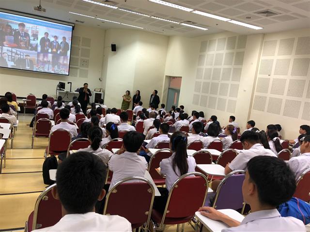 คณะนิติศาสตร์,แนะนำคณะและหลักสูตร,กิจกรรมต่างๆ,แก่นักเรียนและผู้ปกครองที่มาสอบสัมภาษณ์