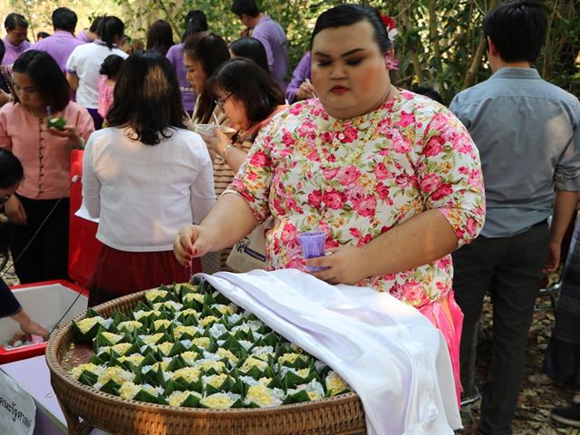 คณะรัฐศาสตร์และสังคมศาสตร์,มหาวิทยาลัยพะเยา,ร่วมงาน,“สืบฮีต,โตยฮอย,ป๋าเวณี,ปี๋ใหม่เมือง,ม.พะเยา”,ประจำปี,2562