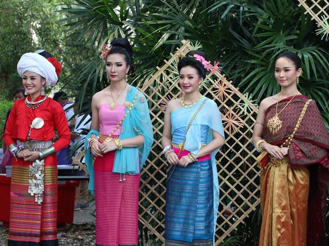 คณะรัฐศาสตร์และสังคมศาสตร์,มหาวิทยาลัยพะเยา,ร่วมงาน,“สืบฮีต,โตยฮอย,ป๋าเวณี,ปี๋ใหม่เมือง,ม.พะเยา”,ประจำปี,2562