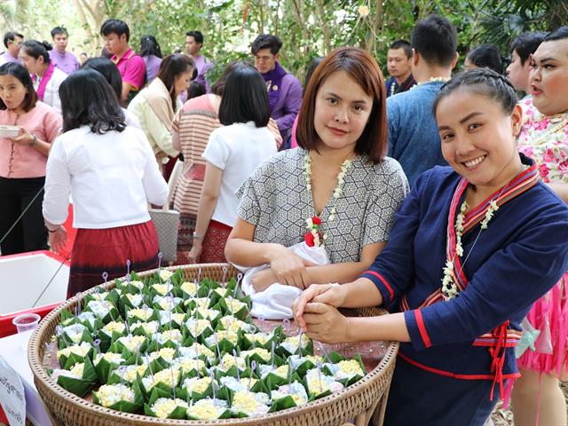 คณะรัฐศาสตร์และสังคมศาสตร์,มหาวิทยาลัยพะเยา,ร่วมงาน,“สืบฮีต,โตยฮอย,ป๋าเวณี,ปี๋ใหม่เมือง,ม.พะเยา”,ประจำปี,2562