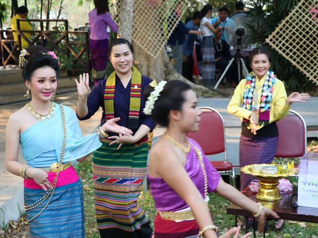 คณะรัฐศาสตร์และสังคมศาสตร์,มหาวิทยาลัยพะเยา,ร่วมงาน,“สืบฮีต,โตยฮอย,ป๋าเวณี,ปี๋ใหม่เมือง,ม.พะเยา”,ประจำปี,2562