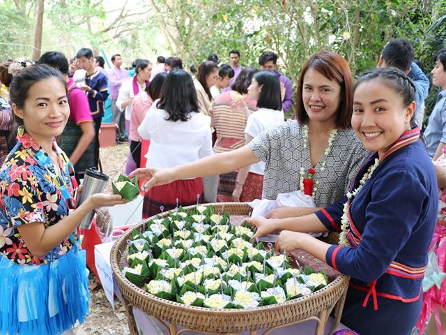 คณะรัฐศาสตร์และสังคมศาสตร์,มหาวิทยาลัยพะเยา,ร่วมงาน,“สืบฮีต,โตยฮอย,ป๋าเวณี,ปี๋ใหม่เมือง,ม.พะเยา”,ประจำปี,2562