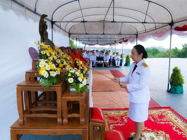 อธิการบดีมหาวิทยาลัยพะเยา,นำคณะผู้บริหาร,คณาจารย์,เจ้าหน้าที่,ประกอบพิธีทำบุญอุทิศถวายเป็นพระราชกุศลแด่ดวงพระวิญญาณสมเด็จพระนเรศวรมหาราช,เนื่องใน,“วันคล้ายวันสวรรคตสมเด็จพระนเรศวรมหาราช”,ประจำปีพุทธศักราช,2562