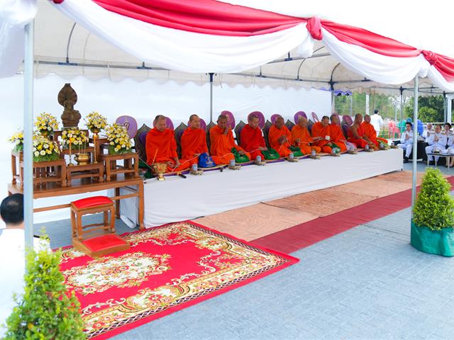 อธิการบดีมหาวิทยาลัยพะเยา,นำคณะผู้บริหาร,คณาจารย์,เจ้าหน้าที่,ประกอบพิธีทำบุญอุทิศถวายเป็นพระราชกุศลแด่ดวงพระวิญญาณสมเด็จพระนเรศวรมหาราช,เนื่องใน,“วันคล้ายวันสวรรคตสมเด็จพระนเรศวรมหาราช”,ประจำปีพุทธศักราช,2562