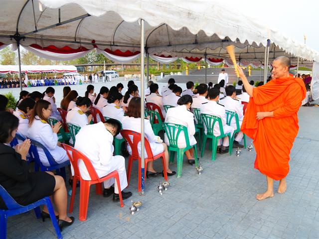 อธิการบดีมหาวิทยาลัยพะเยา,นำคณะผู้บริหาร,คณาจารย์,เจ้าหน้าที่,ประกอบพิธีทำบุญอุทิศถวายเป็นพระราชกุศลแด่ดวงพระวิญญาณสมเด็จพระนเรศวรมหาราช,เนื่องใน,“วันคล้ายวันสวรรคตสมเด็จพระนเรศวรมหาราช”,ประจำปีพุทธศักราช,2562