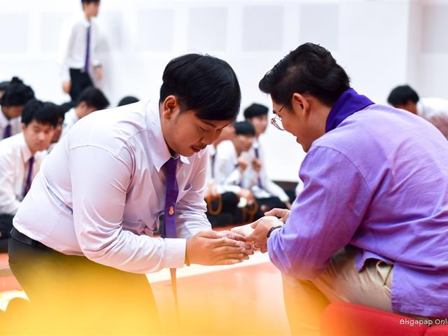 คณะศิลปศาสตร์,จัดโครงการ,“ศักดิ์ศรี,ศักดิ์สิทธิ์,สัมฤทธิ์พระนาม”,พิธีปลดป้าย,มอบรุ่น,และประดับเครื่องหมายแก่นิสิตชั้นปีที่,1,คณะศิลปศาสตร์,ประจำปีการศึกษา,2561