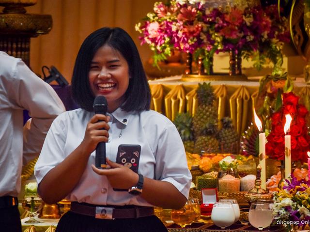 คณะศิลปศาสตร์,จัดโครงการ,“ศักดิ์ศรี,ศักดิ์สิทธิ์,สัมฤทธิ์พระนาม”,พิธีปลดป้าย,มอบรุ่น,และประดับเครื่องหมายแก่นิสิตชั้นปีที่,1,คณะศิลปศาสตร์,ประจำปีการศึกษา,2561