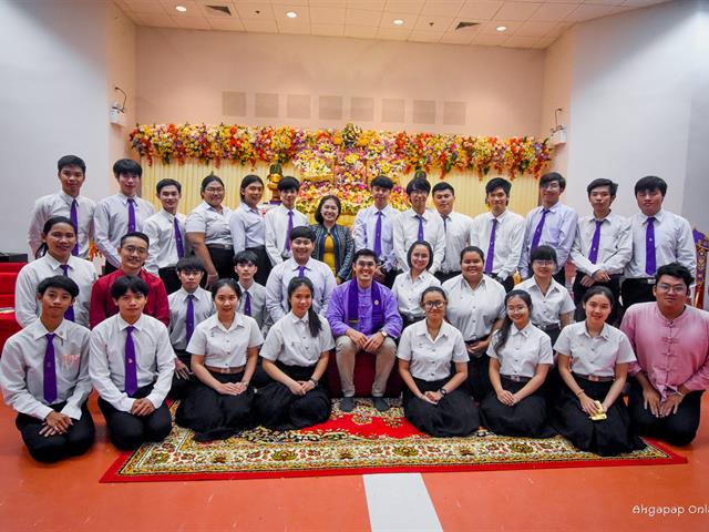 คณะศิลปศาสตร์,จัดโครงการ,“ศักดิ์ศรี,ศักดิ์สิทธิ์,สัมฤทธิ์พระนาม”,พิธีปลดป้าย,มอบรุ่น,และประดับเครื่องหมายแก่นิสิตชั้นปีที่,1,คณะศิลปศาสตร์,ประจำปีการศึกษา,2561
