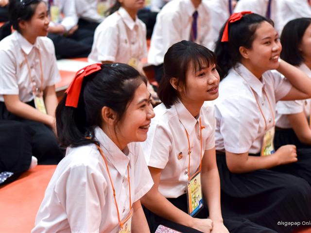 คณะศิลปศาสตร์,จัดโครงการ,“ศักดิ์ศรี,ศักดิ์สิทธิ์,สัมฤทธิ์พระนาม”,พิธีปลดป้าย,มอบรุ่น,และประดับเครื่องหมายแก่นิสิตชั้นปีที่,1,คณะศิลปศาสตร์,ประจำปีการศึกษา,2561