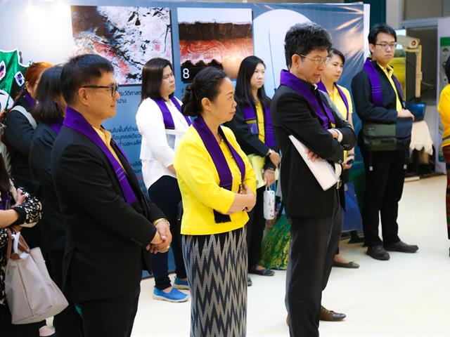 มหาวิทยาลัยพะเยา,ร่วมกับสำนักงานสภาพัฒนาการเศรษฐกิจและสังคมแห่งชาติ,ผลักดันพะเยาเป็นเมืองนกยูงไทยระดับโลก,เพื่อพัฒนาล้านนาตะวันออกสู่การท่องเที่ยวเศรษฐกิจสร้างสรรค์