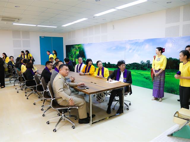 มหาวิทยาลัยพะเยา,ร่วมกับสำนักงานสภาพัฒนาการเศรษฐกิจและสังคมแห่งชาติ,ผลักดันพะเยาเป็นเมืองนกยูงไทยระดับโลก,เพื่อพัฒนาล้านนาตะวันออกสู่การท่องเที่ยวเศรษฐกิจสร้างสรรค์