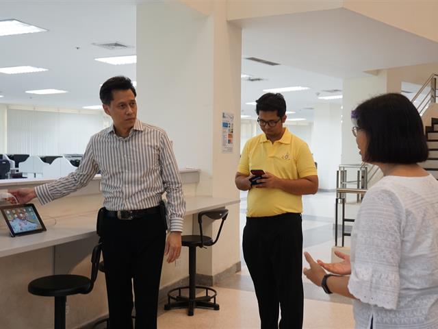 ผู้ช่วยศาสตราจารย์รัฐสภา,แก่นแก้ว,เข้าเยี่ยมชมศูนย์บรรณสารและสื่อการศึกษา,มหาวิทยาลัยพะเยา