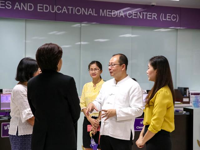 รองอธิการบดีฝ่ายบริหารมหาวิทยาลัยพะเยา,พร้อมคณะผู้บริหาร,รณรงค์ต่อต้านการทุจริต,เพื่อมุ่งเป็นองค์กรที่บริหารงานด้วยความซื่อสัตย์,สุจริต,โปร่งใส