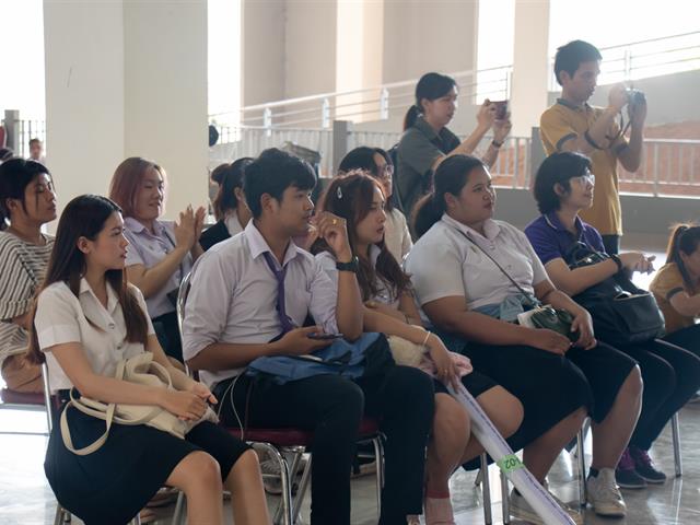 คณะศิลปศาสตร์,ขอแสดงความยินดีกับทีมนิสิต,,ที่ได้รับรางวัลจาก,“นิทรรศการโครงงานนิสิต,ครั้งที่,8”