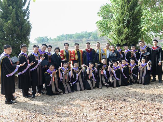 บัณฑิต,มหาบัณฑิตและดุษฎีบัณฑิต,คืนสู่เหย้า,SEEN