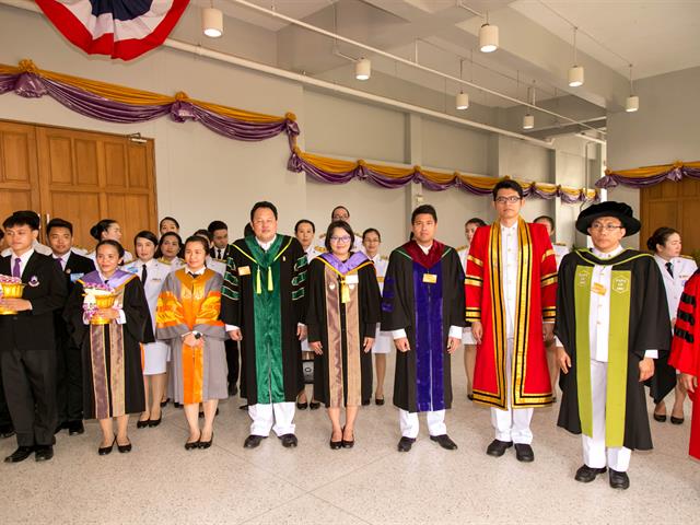 พิธีพระราชทานปริญญาบัตรแก่ผู้สำเร็จการศึกษาจากมหาวิทยาลัยพะเยา,ประจำปีการศึกษา,๒๕๖๐,ณ,หอประชุมพญางำเมือง,มหาวิทยาลัยพะเยา