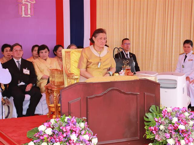 พิธีเปิดพระราชานุสาวรีย์สมเด็จพระมหิตลาธิเบศร,อดุลยเดชวิกรม,พระบรมราชชนก,ประทับคู่สมเด็จพระศรีนครินทราบรมราชชนนี,ณ,ศูนย์การแพทย์และโรงพยาบาลมหาวิทยาลัยพะเยา