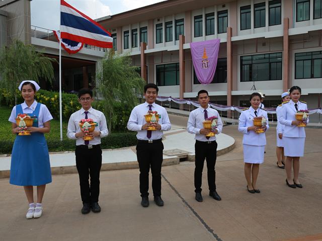 พิธีเปิดพระราชานุสาวรีย์สมเด็จพระมหิตลาธิเบศร,อดุลยเดชวิกรม,พระบรมราชชนก,ประทับคู่สมเด็จพระศรีนครินทราบรมราชชนนี,ณ,ศูนย์การแพทย์และโรงพยาบาลมหาวิทยาลัยพะเยา