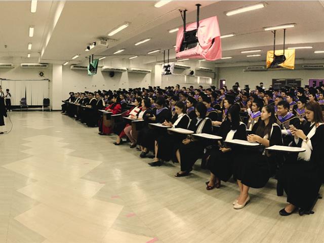 คณะนิติศาสตร์,ในวันรับปริญญา