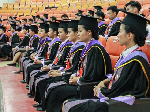 คณะกรรมการดำเนินงานพิธีพระราชทานปริญญาบัตร,คณะศิลปศาสตร์,ดำเนินการฝึกซ้อมบัณฑิต,เพื่อเตรียมความพร้อมเข้ารับพระราชทานปริญญาบัตร,ประจำปีการศึกษา,๒๕๖๐