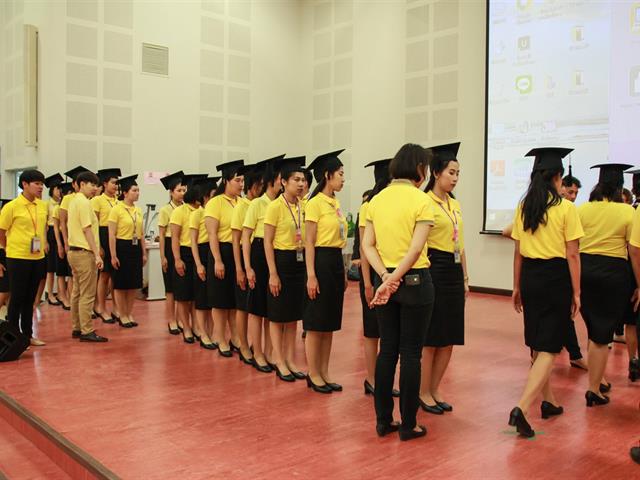 คณะกรรมการดำเนินงานพิธีพระราชทานปริญญาบัตร,คณะศิลปศาสตร์,ดำเนินการฝึกซ้อมบัณฑิต,เพื่อเตรียมความพร้อมเข้ารับพระราชทานปริญญาบัตร,ประจำปีการศึกษา,๒๕๖๐