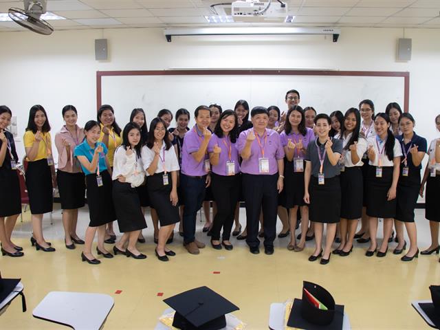 คณะกรรมการดำเนินงานพิธีพระราชทานปริญญาบัตร,คณะศิลปศาสตร์,ดำเนินการฝึกซ้อมบัณฑิต,เพื่อเตรียมความพร้อมเข้ารับพระราชทานปริญญาบัตร,ประจำปีการศึกษา,๒๕๖๐