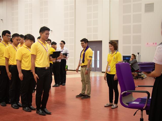 คณะกรรมการดำเนินงานพิธีพระราชทานปริญญาบัตร,คณะศิลปศาสตร์,ดำเนินการฝึกซ้อมบัณฑิต,เพื่อเตรียมความพร้อมเข้ารับพระราชทานปริญญาบัตร,ประจำปีการศึกษา,๒๕๖๐