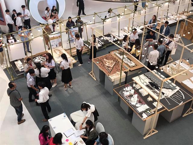 สาขาสถาปัตยกรรมจัดนิทรรศการแสดงผลงานวิทยานิพนธ์ทางสถาปัตยกรรม,ครั้งที่,3,(TECT,DOI,III)