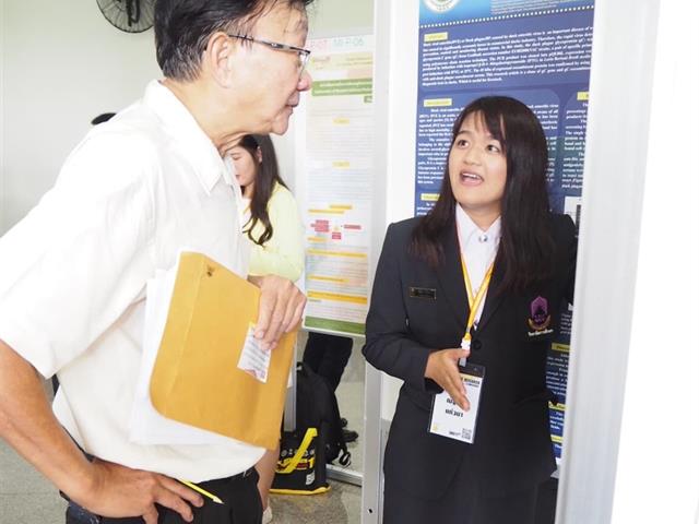 คณะวิทยาศาสตร์,นำทีมโดย,รองศาสตราจารย์ปรียานันท์,,แสนโภชน์,ผู้ทรงคุณวุฒิ,ได้เข้าร่วมงานประชุมวิชาการระดับชาติ,“วิทยาศาสตร์วิจัย”,ครั้งที่,11