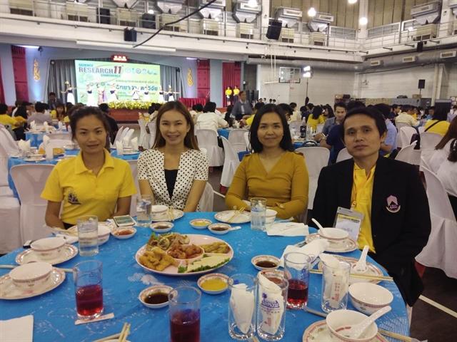 คณะวิทยาศาสตร์,นำทีมโดย,รองศาสตราจารย์ปรียานันท์,,แสนโภชน์,ผู้ทรงคุณวุฒิ,ได้เข้าร่วมงานประชุมวิชาการระดับชาติ,“วิทยาศาสตร์วิจัย”,ครั้งที่,11