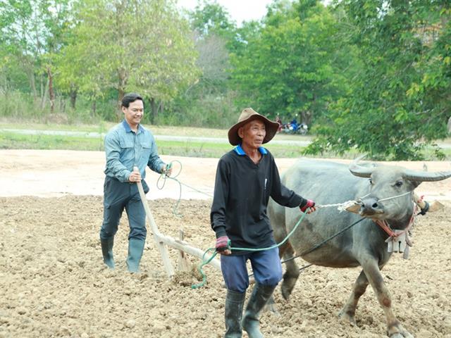 คณะเกษตรศาสตร์ฯ,มหาวิทยาลัยพะเยา,ร่วมกับกรมปศุสัตว์จังหวัดพะเยา,จัดโครงการทำนุบำรุงศิลปะและวัฒนธรรม,"พิธีสู่ขวัญควาย,ร่วมอนุรักษ์สืบสานวัฒนธรรม"