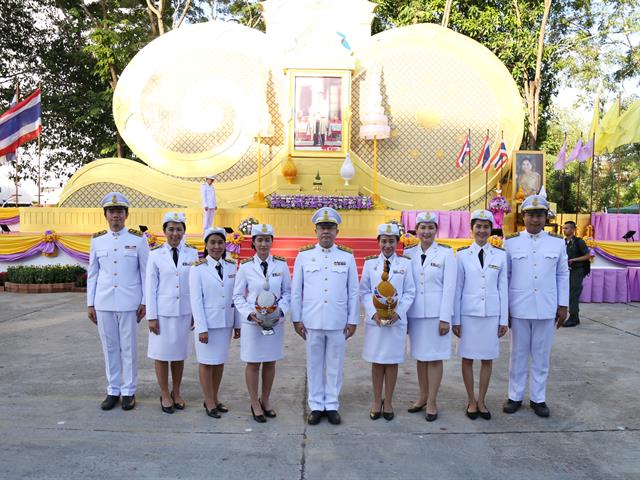 ม.พะเยา,เข้าร่วมพิธีถวายเครื่องราชสักการะและพิธีจุดเทียนถวายพระพรชัยมงคล,เนื่องในโอกาสวันเฉลิมพระชนมพรรษาสมเด็จพระนางเจ้าฯ,พระบรมราชินี,