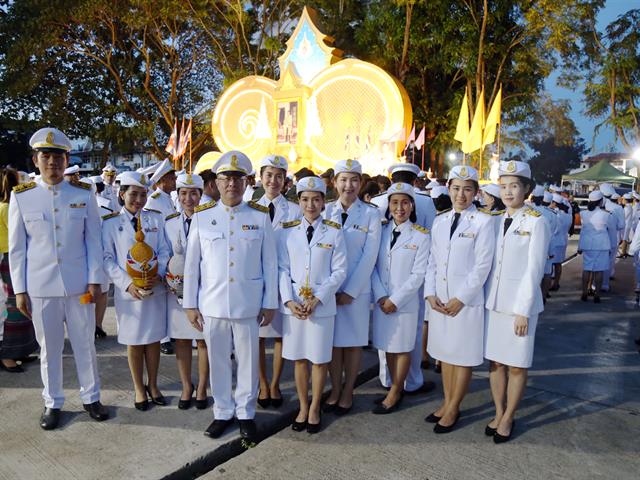ม.พะเยา,เข้าร่วมพิธีถวายเครื่องราชสักการะและพิธีจุดเทียนถวายพระพรชัยมงคล,เนื่องในโอกาสวันเฉลิมพระชนมพรรษาสมเด็จพระนางเจ้าฯ,พระบรมราชินี,