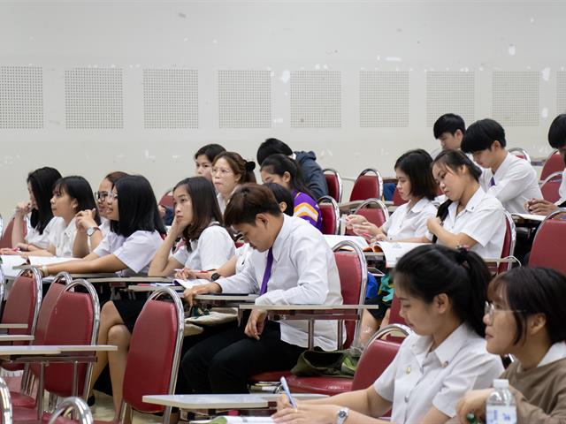 คณะศิลปศาสตร์จัดโครงการ,“อบรมเชิงปฏิบัติการซ่อมเสริมให้นิสิตรายวิชาภาษาอังกฤษเตรียมพร้อม”
