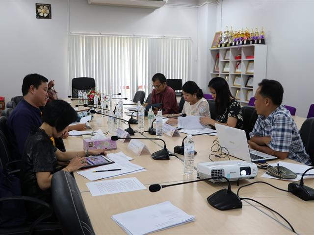 คณะรัฐศาสตร์และสังคมศาสตร์,มหาวิทยาลัยพะเยา,จัดโครงการ,“การสำรวจสถานการณ์และทิศทางของหลักสูตรด้านมนุษยศาสตร์และสังคมศาสตร์ของมหาวิทยาลัยในประเทศและต่างประเทศ”,
