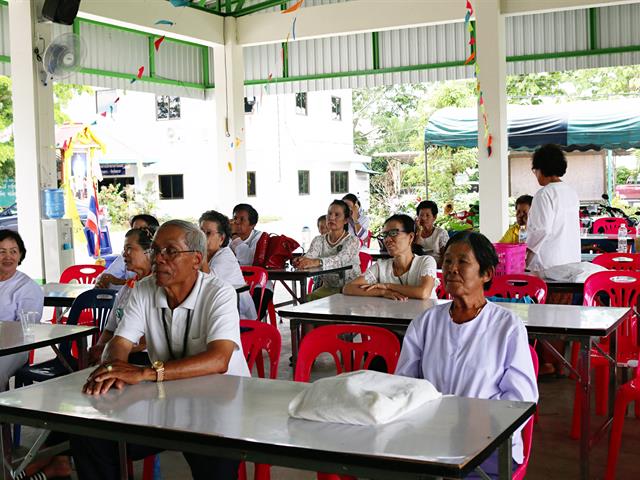 คณะวิทยาศาสตร์การแพทย์,ม.พะเยา,ได้รับเชิญเป็นวิทยากรการพัฒนาและส่งเสริมสุขภาวะที่ดีให้แก่ผู้สูงอายุในโรงเรียนผู้สูงอายุตำบลแม่อิง