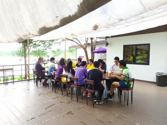 อธิการบดีมหาวิทยาลัยพะเยา,พร้อมคณะผู้บริหาร,เดินออกกำลังกายและสำรวจภูมิทัศน์,ตามนโยบาย,Green,and,Clean,University