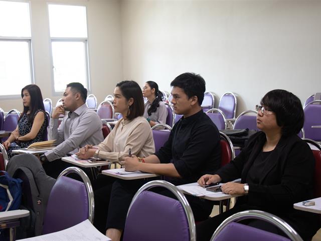 คณะศิลปศาสตร์,ร่วมกับ,สถานเอกอัครราชทูตฝรั่งเศส,ประจำประเทศไทย,จัดโครงการ,,Francais,professionnel,en,enseignement,optionnel,a,l’universite,pour,les,debutants,et,faux,debutants,:,activites,et,gestion,de,classe