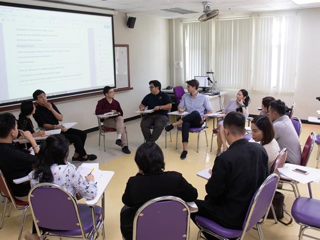 คณะศิลปศาสตร์,ร่วมกับ,สถานเอกอัครราชทูตฝรั่งเศส,ประจำประเทศไทย,จัดโครงการ,,Francais,professionnel,en,enseignement,optionnel,a,l’universite,pour,les,debutants,et,faux,debutants,:,activites,et,gestion,de,classe