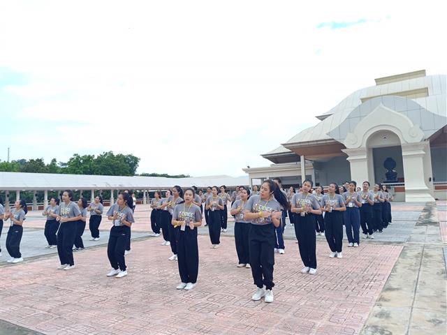คณะวิทยาศาสตร์,จัดกิจกรรมปลดป้ายและผ้าเหลืองสัญลักษณ์ของนิสิตชั้นปีที่,1,