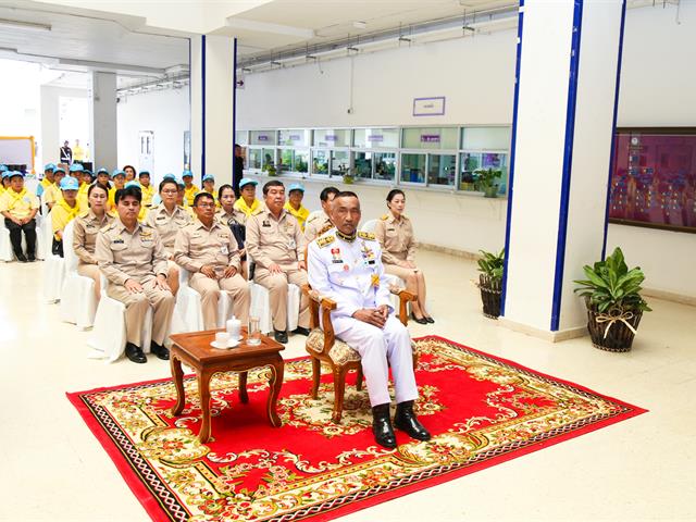 พระบาทสมเด็จพระเจ้าอยู่หัว,ฯ,พระราชทานอาหารสัตว์,ในนามคุณฟูฟู,สุนัขทรงเลี้ยงกับสถานสงเคราะห์สัตว์มหาวิทยาลัยพะเยา,และบ้านรักษ์สัตว์,จังหวัดพะเยา